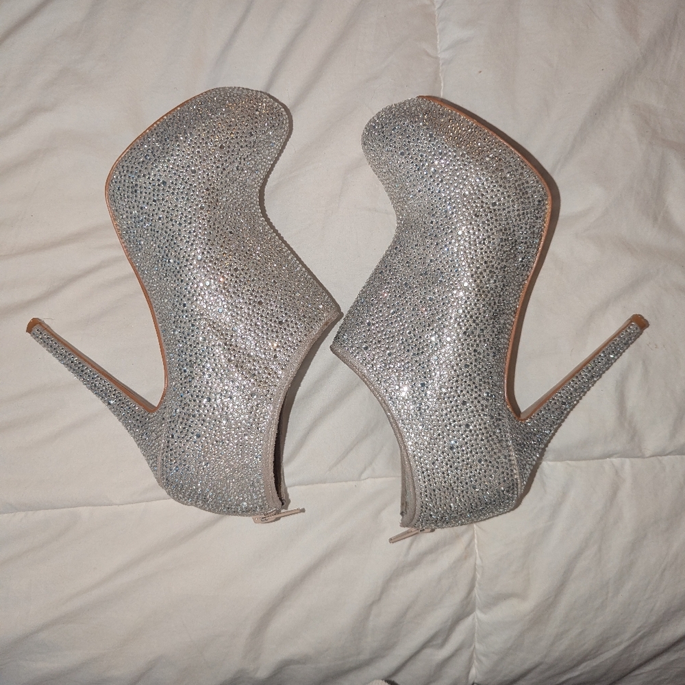 🩷Sparkly Steve Madden 8.5